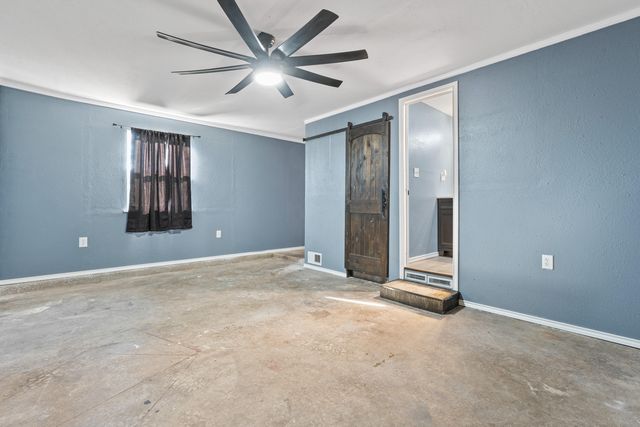 9608 Elgin Avenue, Lubbock, TX 79423