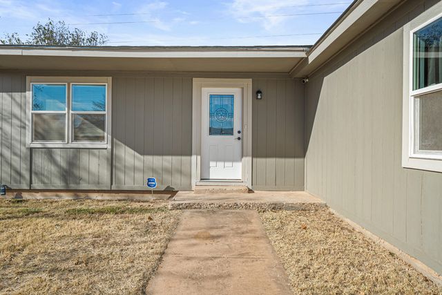 9608 Elgin Avenue, Lubbock, TX 79423