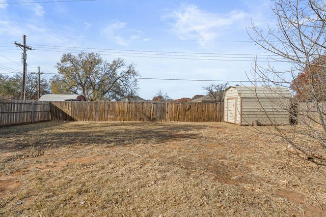 9608 Elgin Avenue, Lubbock, TX 79423
