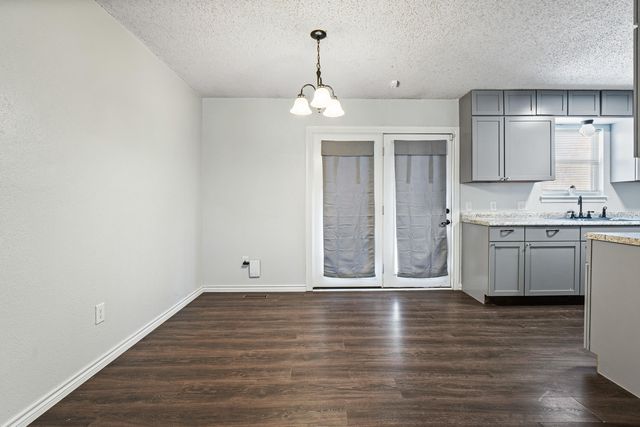 9608 Elgin Avenue, Lubbock, TX 79423