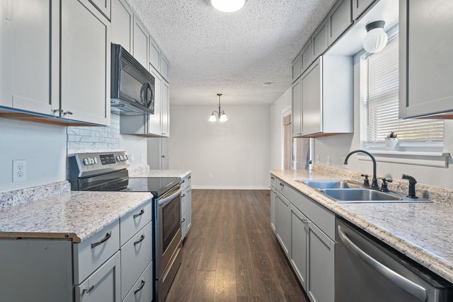 9608 Elgin Avenue, Lubbock, TX 79423