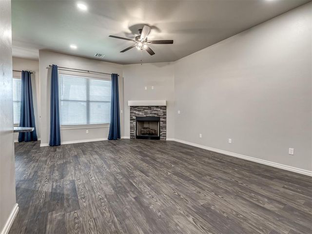 972 Tim Holt Drive, Harrah, OK 73045