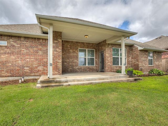 972 Tim Holt Drive, Harrah, OK 73045