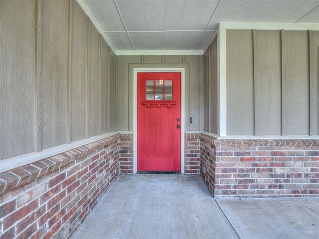 972 Tim Holt Drive, Harrah, OK 73045