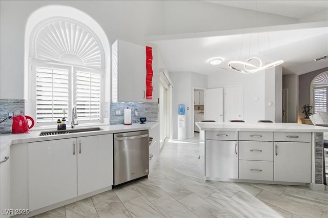 2200 South Pioneer Way, Las Vegas, NV 89117