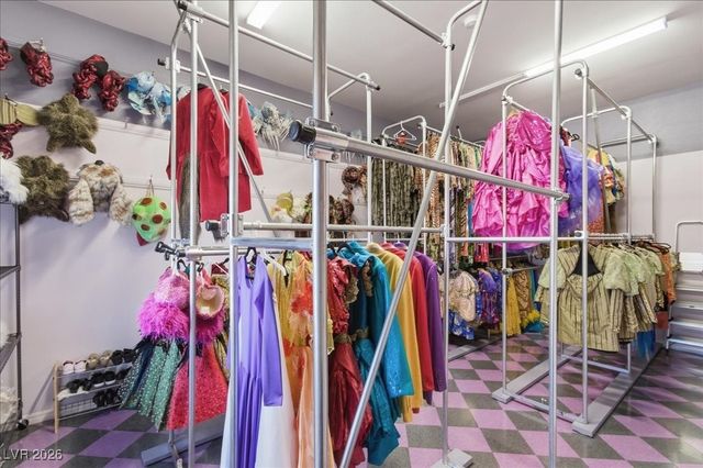 2200 South Pioneer Way, Las Vegas, NV 89117