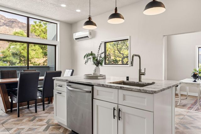 720 Tramway Lane NE UNIT 7, Albuquerque, NM 87122