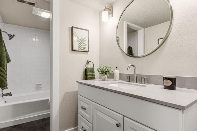 720 Tramway Lane NE UNIT 7, Albuquerque, NM 87122