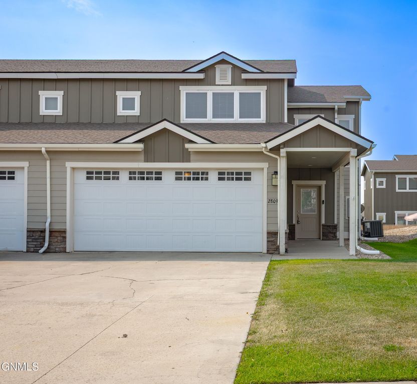2809 28th Street W, Williston, ND 58801 photo 1