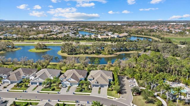 3008 SKY BLUE COVE, Lakewood Ranch, FL 34211