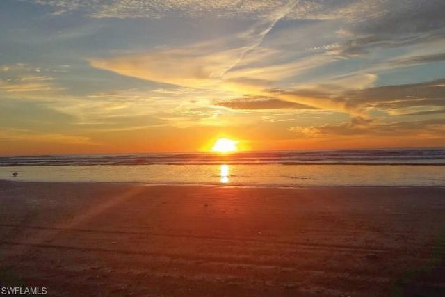 542 110th AVE N, Naples, FL 34108