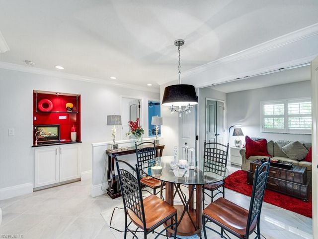 542 110th AVE N, Naples, FL 34108