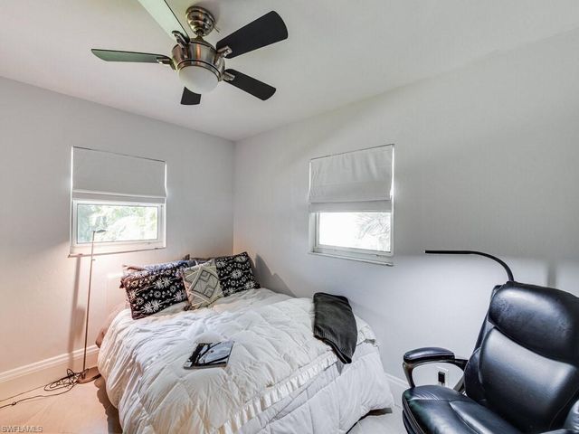 542 110th AVE N, Naples, FL 34108