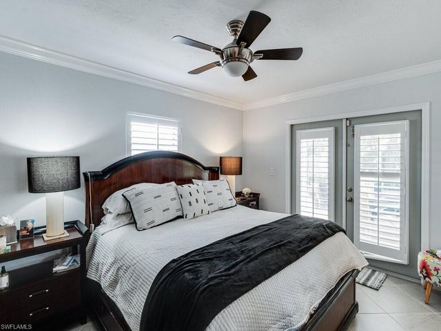 542 110th AVE N, Naples, FL 34108