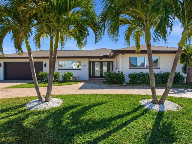 1028 79TH STREET S, St Petersburg, FL 33707