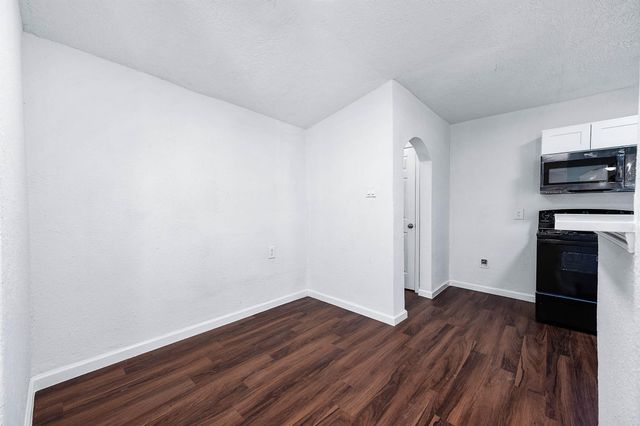 54 Lupine Court, Lake Jackson, TX 77566