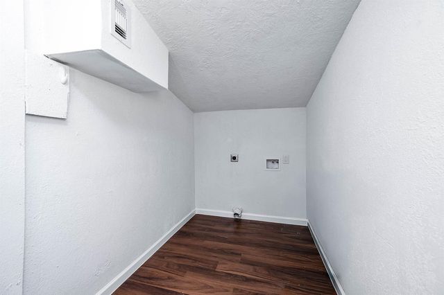 54 Lupine Court, Lake Jackson, TX 77566