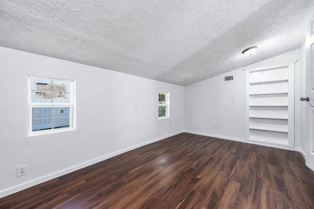 54 Lupine Court, Lake Jackson, TX 77566