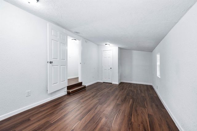 54 Lupine Court, Lake Jackson, TX 77566