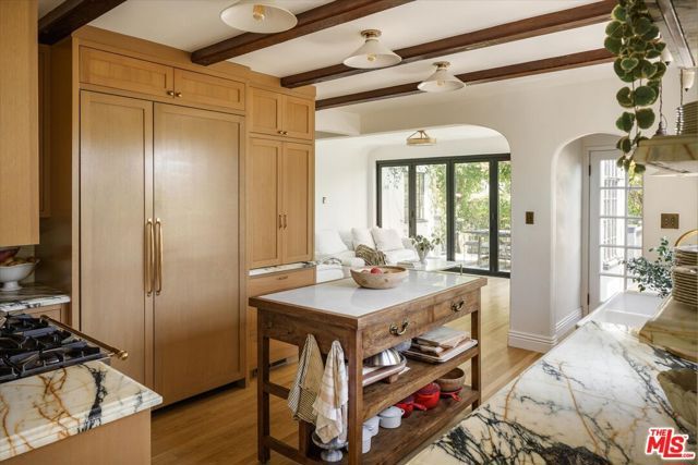 3623 Shannon Road, Los Angeles, CA 90027