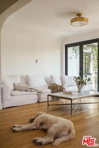 3623 Shannon Road, Los Angeles, CA 90027