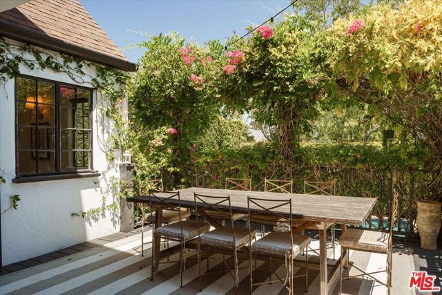 3623 Shannon Road, Los Angeles, CA 90027
