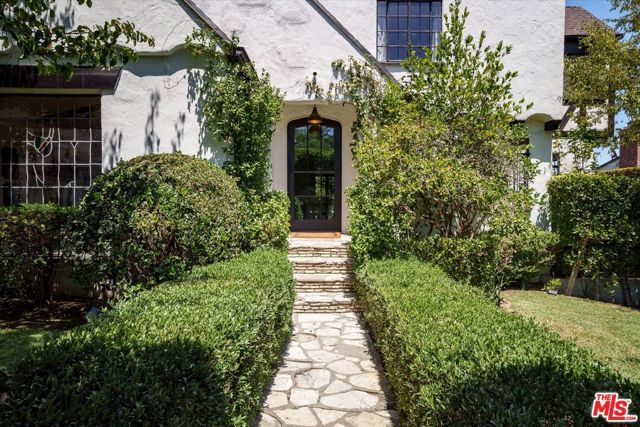3623 Shannon Road, Los Angeles, CA 90027