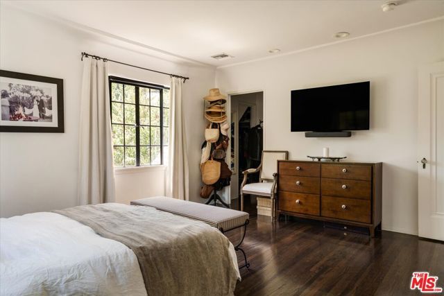 3623 Shannon Road, Los Angeles, CA 90027
