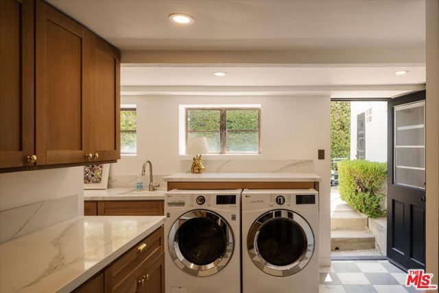 3623 Shannon Road, Los Angeles, CA 90027