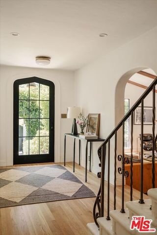 3623 Shannon Road, Los Angeles, CA 90027