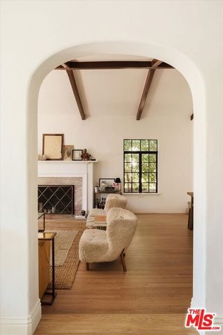 3623 Shannon Road, Los Angeles, CA 90027
