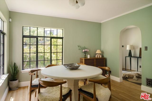 3623 Shannon Road, Los Angeles, CA 90027
