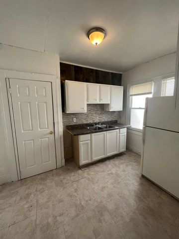 14140 Seymour Street, Detroit City, MI 48205