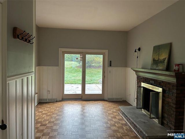 812 Charnwood Drive, Wyckoff, NJ 07481