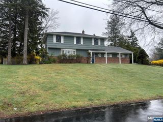 812 Charnwood Drive, Wyckoff, NJ 07481