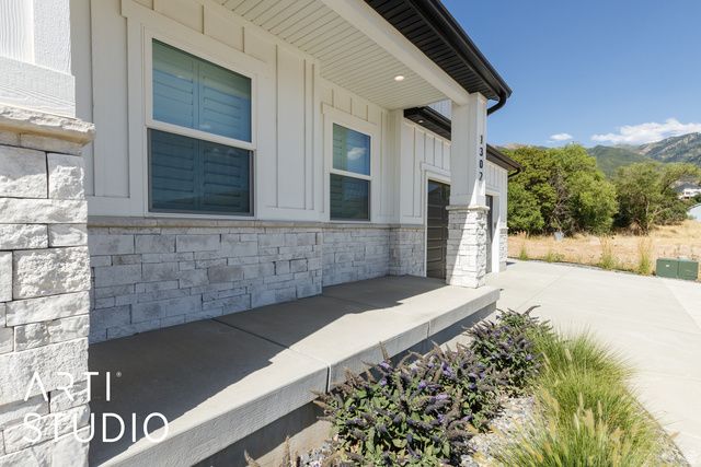 1302 E SUNSET CT., Ogden, UT 84403
