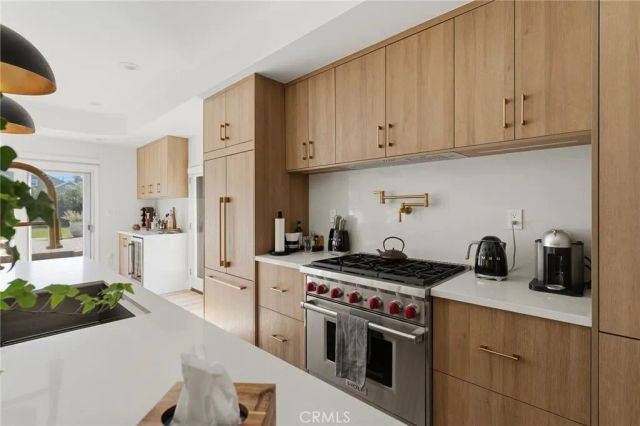 23139 Erwin Street, Woodland Hills, CA 91367