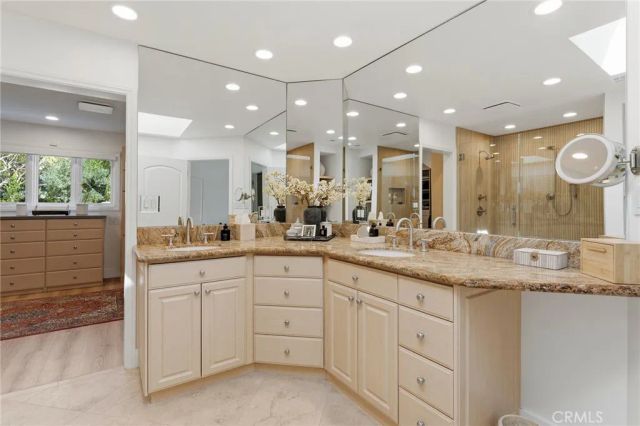 23139 Erwin Street, Woodland Hills, CA 91367