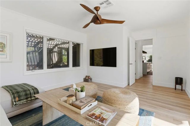 23139 Erwin Street, Woodland Hills, CA 91367