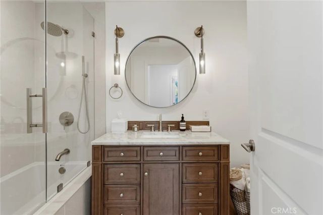 23139 Erwin Street, Woodland Hills, CA 91367
