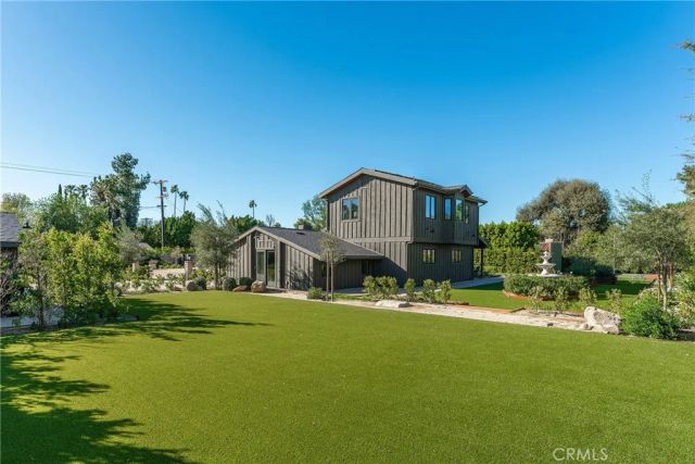 23139 Erwin Street, Woodland Hills, CA 91367