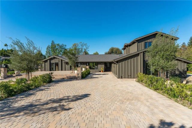 23139 Erwin Street, Woodland Hills, CA 91367