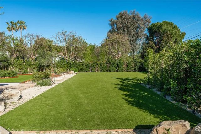 23139 Erwin Street, Woodland Hills, CA 91367