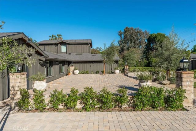 23139 Erwin Street, Woodland Hills, CA 91367