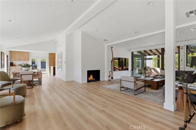 23139 Erwin Street, Woodland Hills, CA 91367