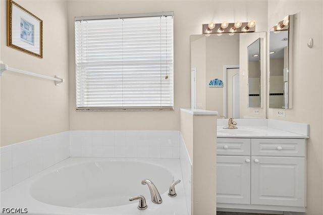 8912 Wellington Lakes CT, Fort Myers, FL 33908