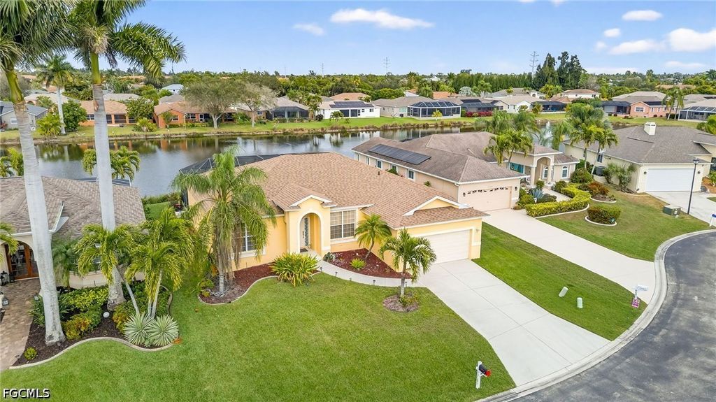 8912 Wellington Lakes CT, Fort Myers, FL 33908
