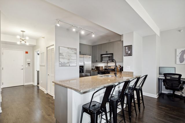451 W HURON Street 509, Chicago, IL 60654