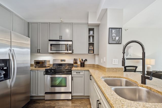 451 W HURON Street 509, Chicago, IL 60654