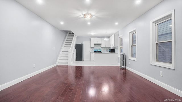 8925 201st Street, Hollis, NY 11423